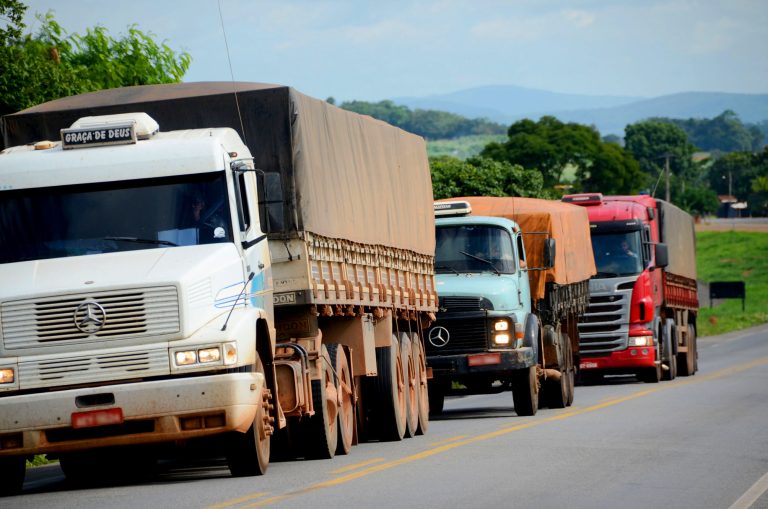 Circulação de veículos pesados será restrita nos principais trechos que levam a pontos turísticos de Goiás