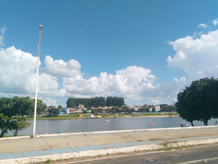 Domingão de muito calor em Catalão; represa do Haley foi um dos atrativos da população