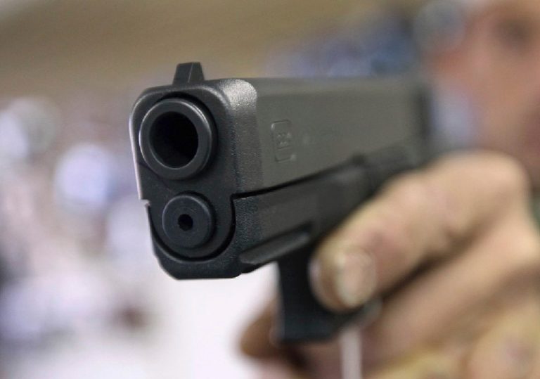 Dupla de assaltantes roubam R$ 12 mil reais de homem que realizaria pagamentos de funcionários de obra em Catalão