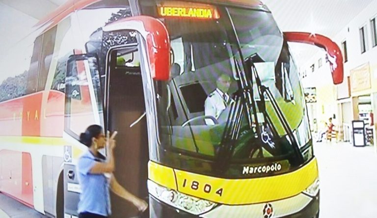 Fim do Sofrimento: ônibus partiu de Catalão GO com destino a Uberlândia MG às 07 horas da manhã