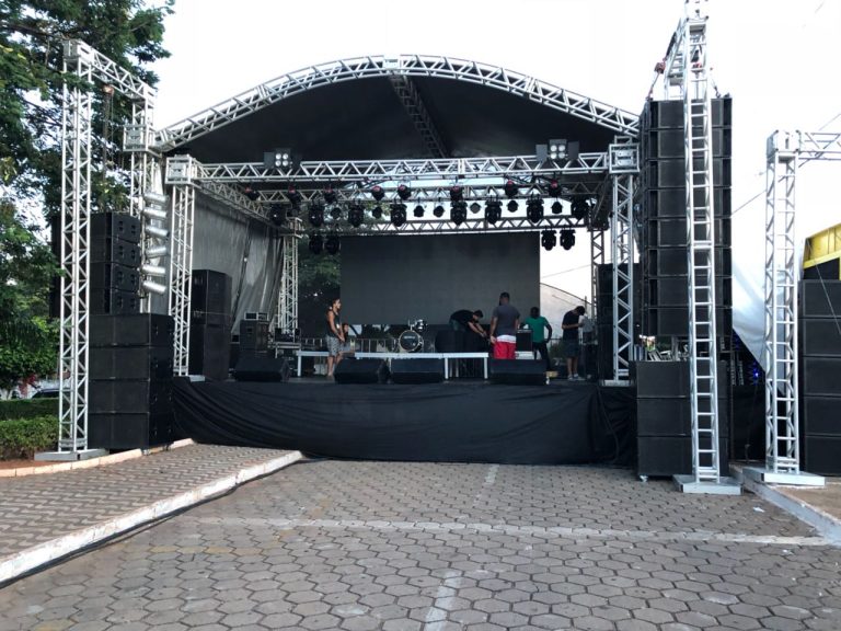 Prainha na beira do lago e shows na Praça do Rosário de Três Ranchos são as atrações do final de semana na região