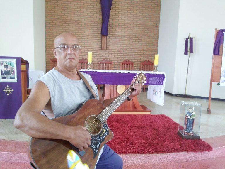 Tião do Coral, a voz marcante da igreja católica de Catalão