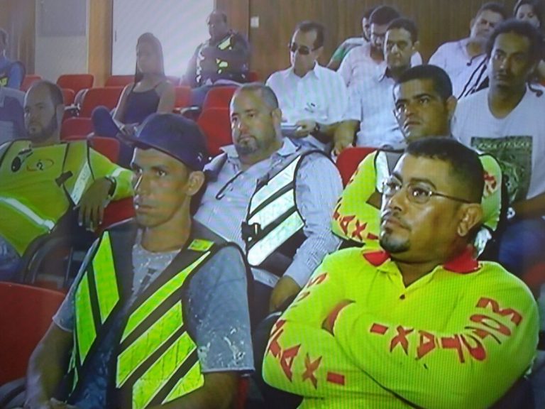 Mototaxistas de Catalão articulam criação de sindicato para defender a classe
