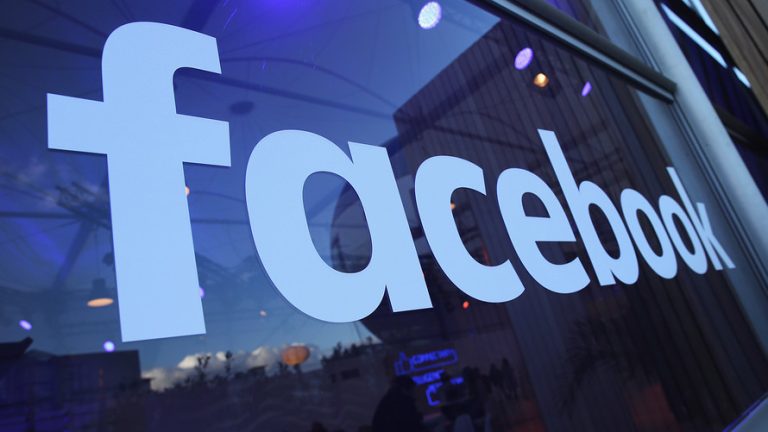 Governo do Brasil pede explicação ao Facebook sobre vazamento de dados