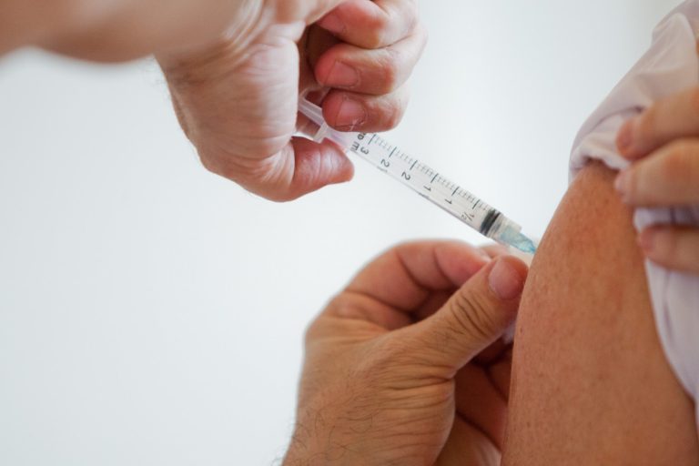 Saiba mais sobre as vacinas contra a gripe disponíveis no Brasil