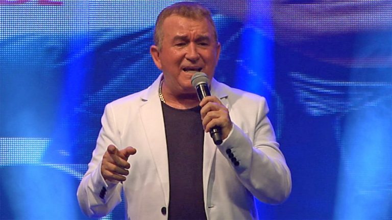 Avião que levava Amado Batista de Goiânia para show tem problemas durante aterrissagem na Bahia