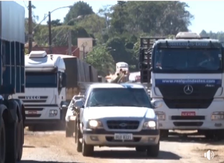 Caminhoneiros de Catalão aderem a mobilização e fecham BR 050; Petrobras debocha de manifestações e anuncia novo reajuste