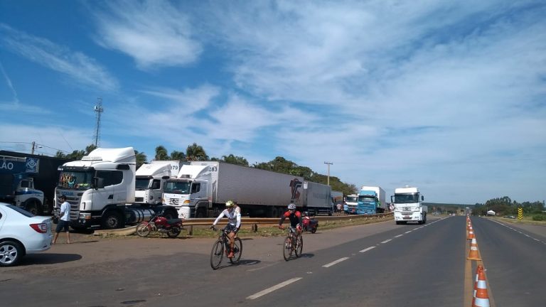 Em Catalão greve dos caminhoneiros é encerrada na manhã desta quarta-feira (30)