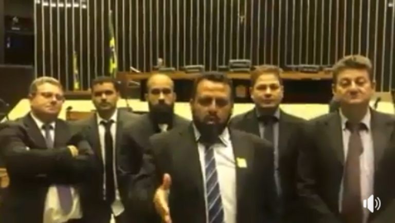 Greve dos Caminhoneiros: de dentro da Câmara Federal ‘Chorão’ convoca um líder do movimento de cada estado para reunião com o governo na tarde de hoje