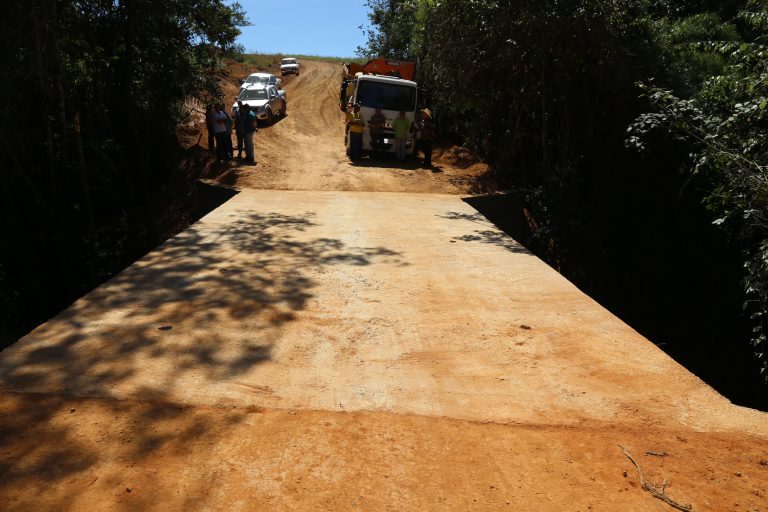 Prefeitura de Catalão inaugura ponte de concreto na comunidade dos Martírios