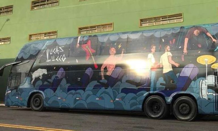 Ônibus da banda do cantor Lucas Lucco é assaltado no interior de Minas Gerais.