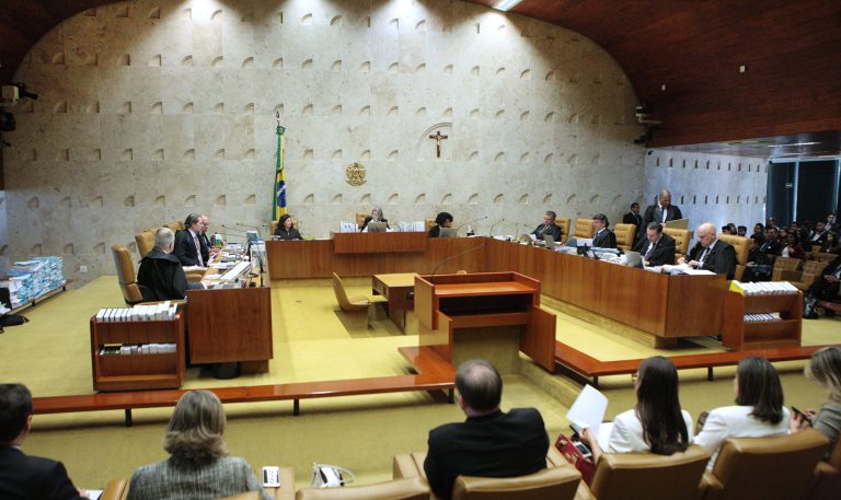 STF aprova restrição do foro privilegiado para deputados e senadores