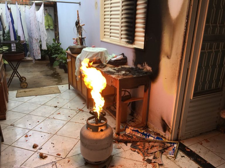 Catalão: vazamento de gás de cozinha provoca princípio de incêndio em residência e por pouco não acaba em tragédia