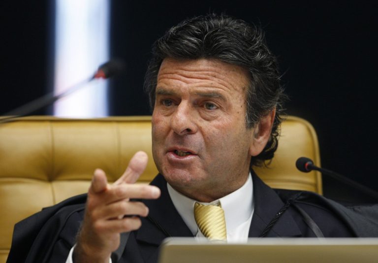 Ministro do STF suspende todas as ações contra tabela de frete no país