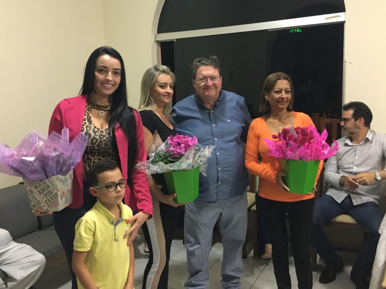 Santa Casa de Misericórdia de Catalão e Unimed fazem homenagem às mães