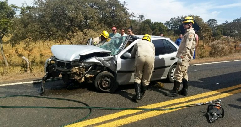 Casal de idosos e homem de 42 anos de idade ficam feridos em acidente na GO 330 entre Catalão e Ouvidor