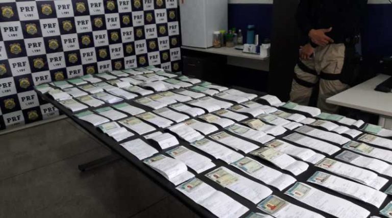 PRF de Goiás começou a devolver CNHs recolhidas durante o festival VillaMix; quase 80 motorista foram flagrados dirigindo embriagados