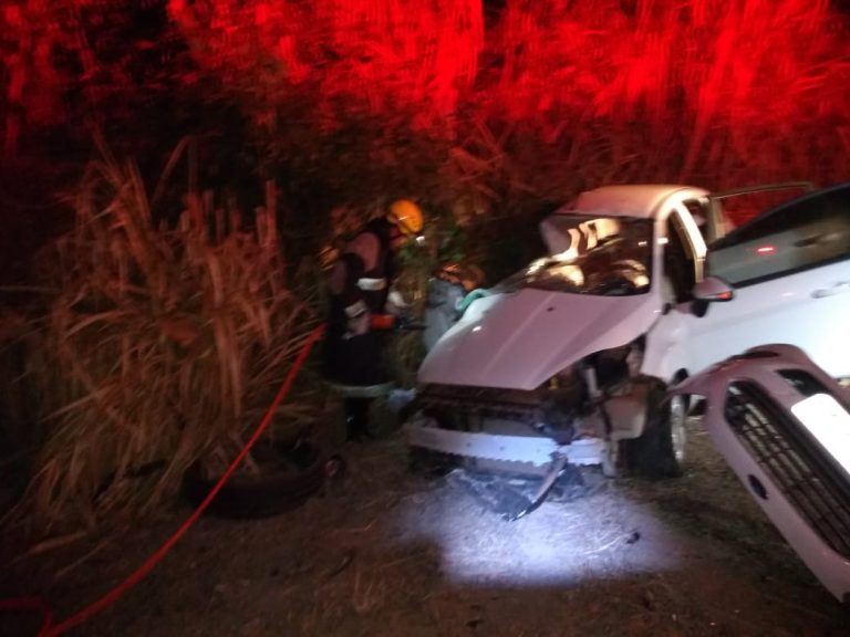 Colisão entre caminhão e carro de passeio mata homem de 54 anos na GO 330 entre Ipameri e Catalão