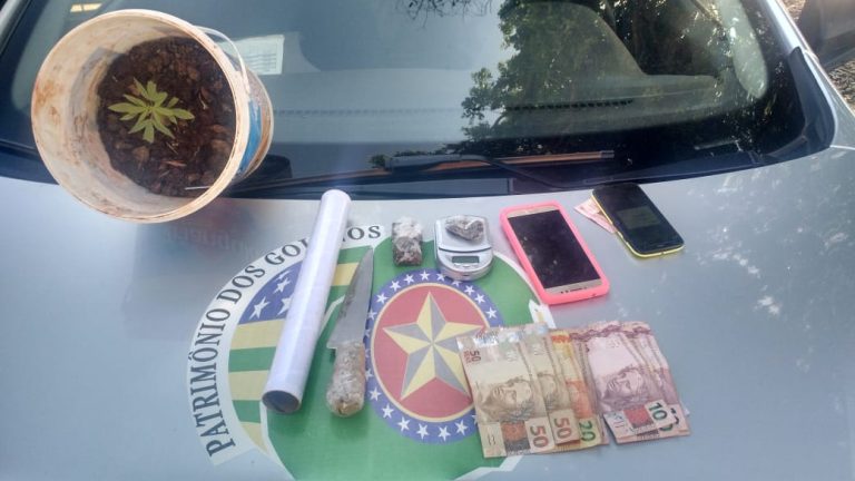 Em Ouvidor jovens de 18 e 20 anos de idade foram presos por tráfico de drogas