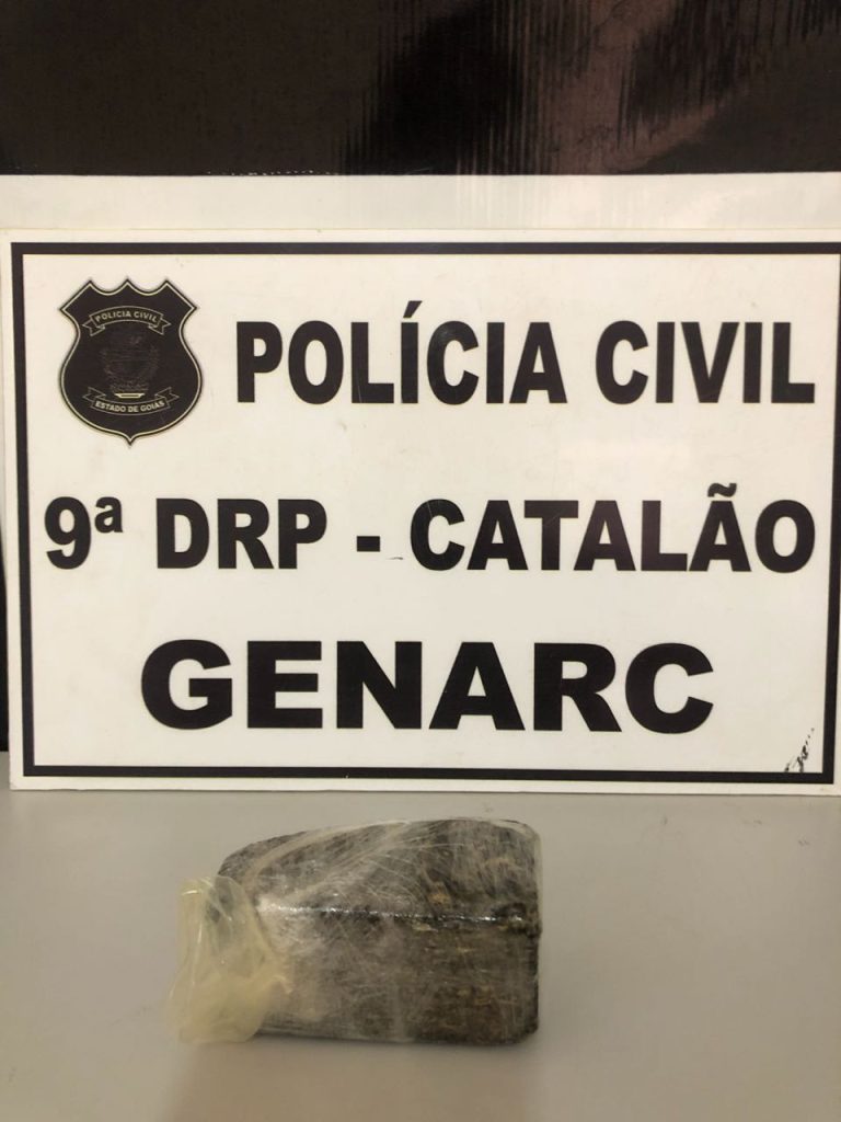 Mulher de 21 anos de idade é presa em flagrante ao tentar entrar com maconha no presídio de Catalão