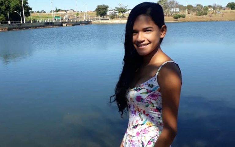 Adolescente achada amordaçada e com mãos amarradas foi morta por ex-mulher de namorado em Goiatuba, diz delegado