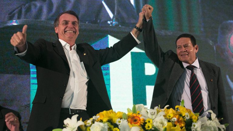 Artigo publicado no El PAÍS: “Profissionais da violência”