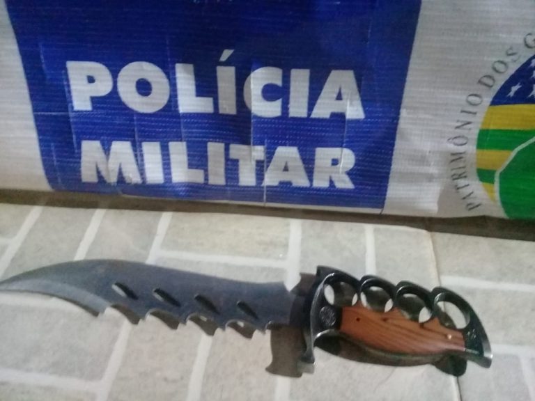 Homem esfaqueia casal em catalão; mulher de 30 anos e homem de 36 receberam vários golpes e mordidas