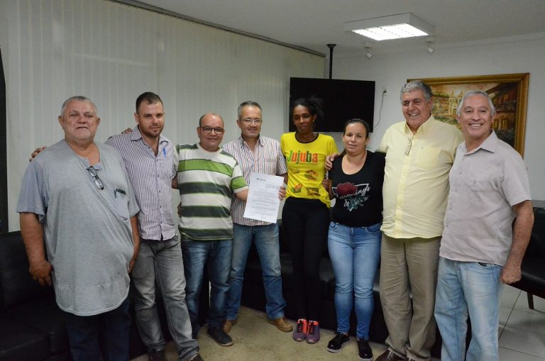 Prefeitura cede imóvel para associação de moradores do bairro Castelo Branco