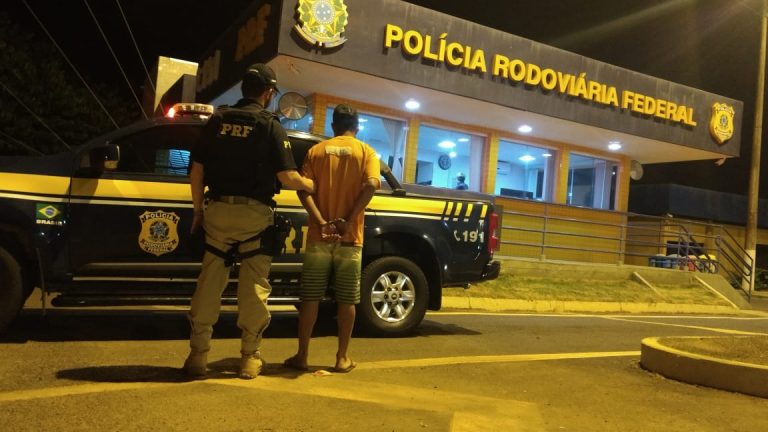 Rapaz de 26 anos é preso pela PRF de Catalão por dirigir embriagado