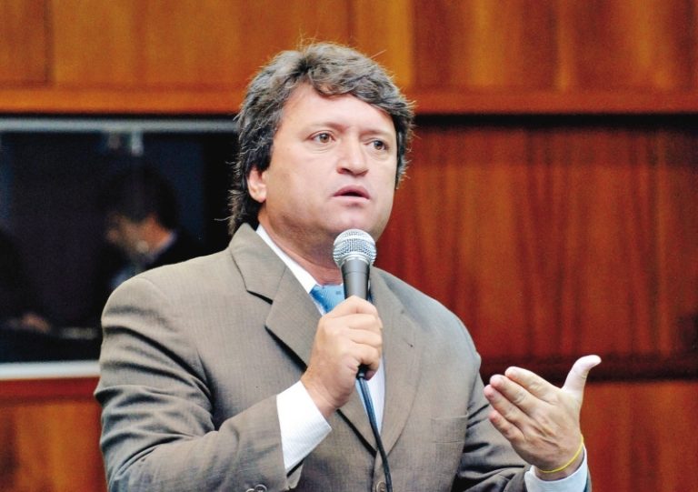 Prefeito de Caldas Novas é preso em operação contra fraudes em licitação e lavagem de dinheiro