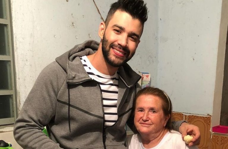 Gusttavo Lima faz visita surpresa em casa de fã: ‘Era o sonho dela’. Vídeo!