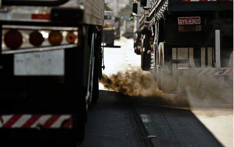 Preço médio do diesel tem reajuste de 2,8% e passa a R$ 2,36 por litro