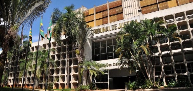 Assembleia aprova licença prêmio para juízes