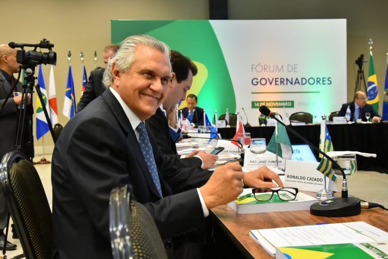 Ronaldo Caiado criará mais quatro secretárias, mas fala em exclusão de cargos comissionados após assumir o Governo de Goiás