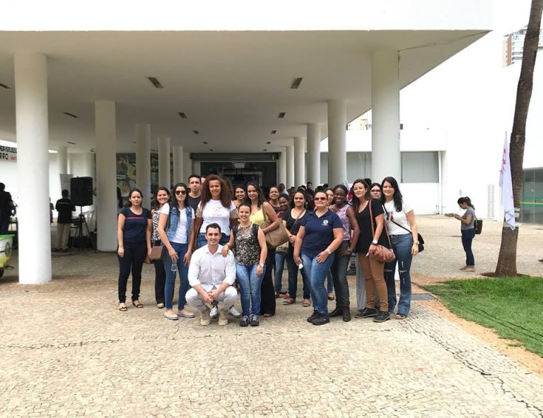 Funcionários dos três ITEGOS de Catalão estão há quase quatro meses sem receber; protestos foram realizados na Alego