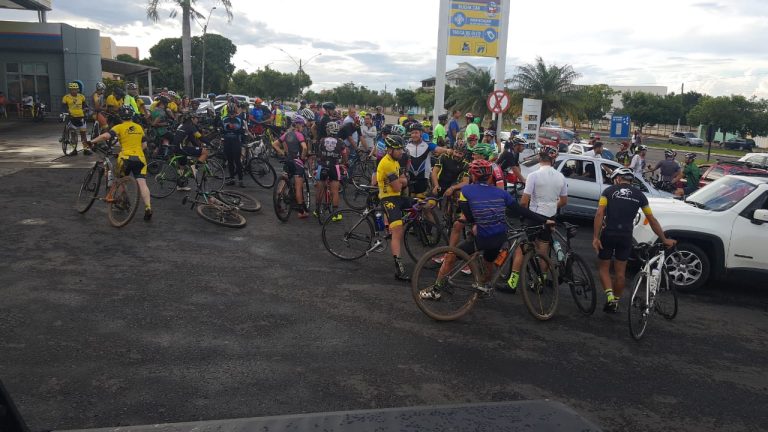 MAIS DE 80 CICLISTAS PARTICIPARAM DE PEDAL SOLIDÁRIO EM CAMPANHA PARA JULIANA FÉLIX, CICLISTA QUE SE FERIU EM QUEDA DE BIKE