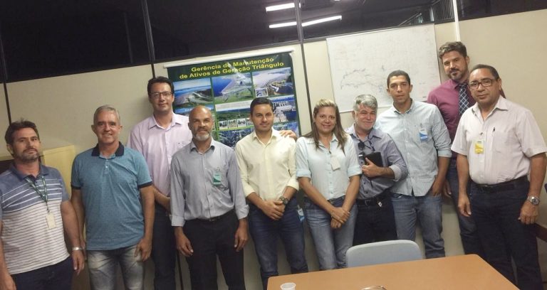 DEMOLIÇÕES EM TRÊS RANCHOS: ACOMPANHADO DE COMITIVA, HUGO DELEON SE REUNIU COM DIRETORES DA CEMIG EM UBERLÂNDIA-MG