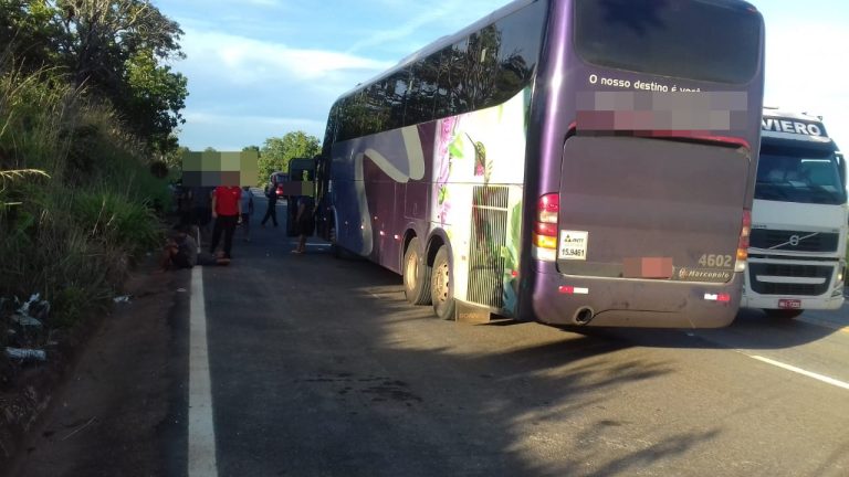 ÔNIBUS DE DELEGAÇÃO DE FUTEBOL QUE DISPUTOU A COPINHA SÃO PAULO ENVOLVE EM ACIDENTE NA BR 153