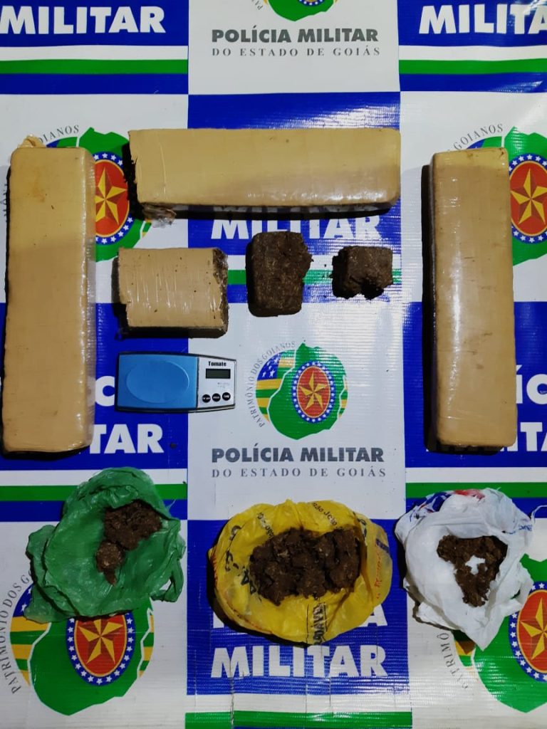OPERAÇÃO VAGA-LUME: PM DE CATALÃO PRENDE DOIS HOMENS POR SUSPEITA DE TRÁFICO E APREENDE 5 KG DE MACONHA