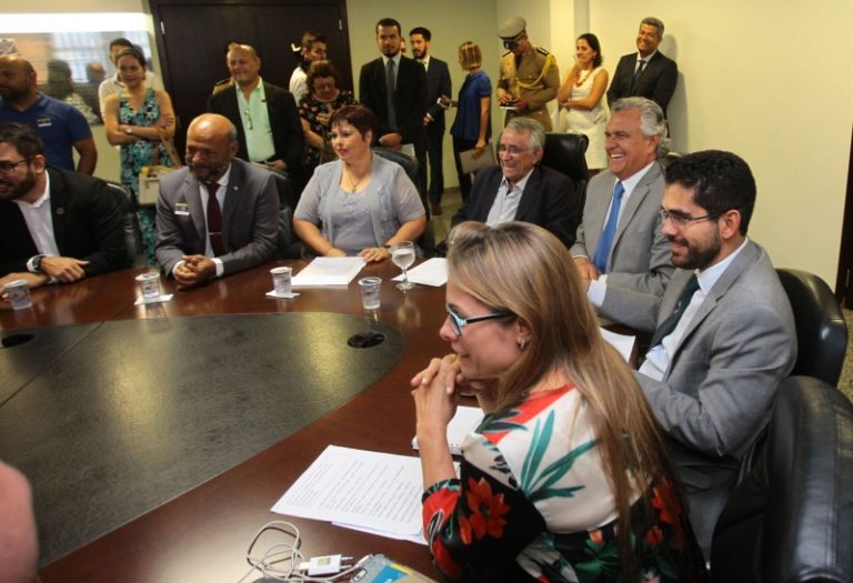 PAGAMENTO DA FOLHA DE DEZEMBRO NÃO COMEÇA ANTES DE MARÇO, DIZ SEFAZ