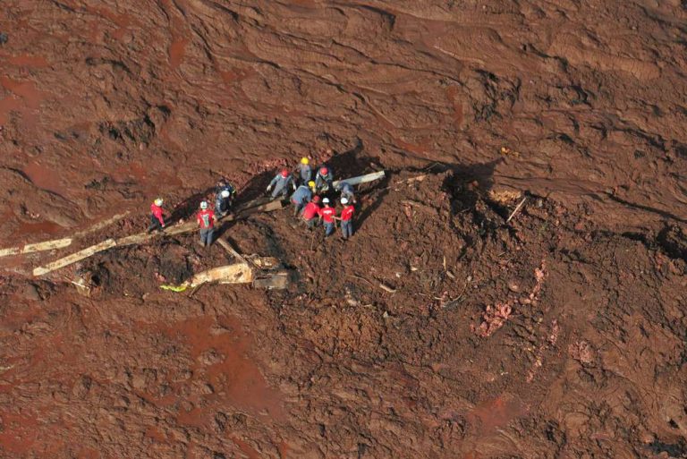 SOBE PARA NOVE O NÚMERO DE MORTES NA TRAGÉDIA DE BRUMADINHO; CERCA DE 350 PESSOAS ESTÃO DESAPARECIDAS