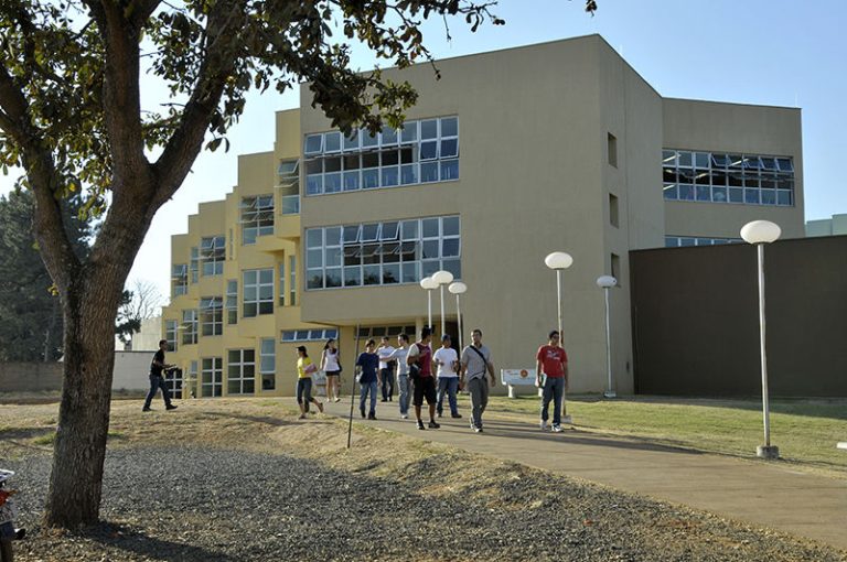 VEJA A LISTA DOS APROVADOS PARA A 1ª TURMA DO CURSO DE MEDICINA DA UFG/UFCAT DE CATALÃO; PERÍODO DE MATRÍCULAS COMEÇA NESTA QUARTA (30/01) E VAI ATÉ  O DIA 4 DE FEVEREIRO