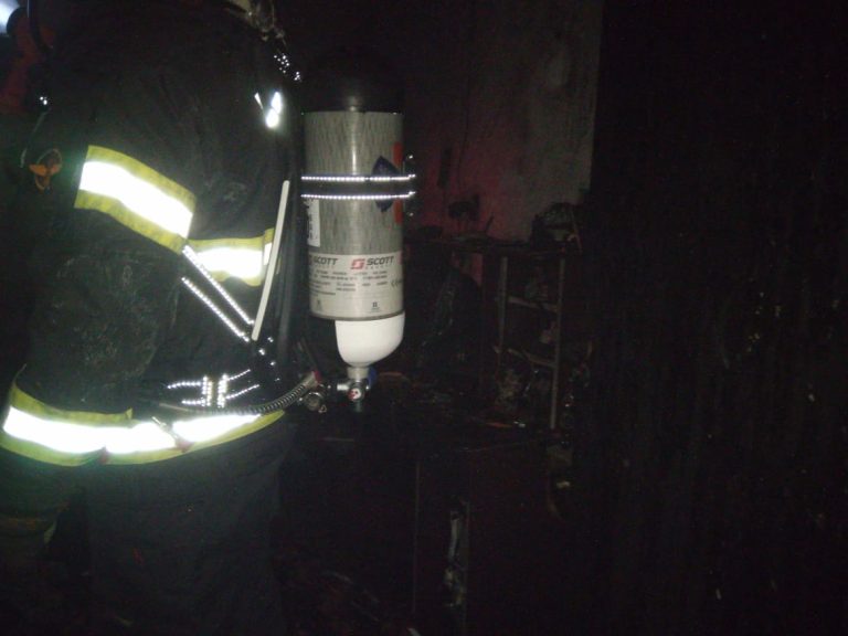 CATALÃO: ENEL DISSE QUE ENTRARÁ EM CONTATO COM DONO DE CASA QUE FOI INCENDIADA COM EXPLOSÃO DE TRANSFORMADOR
