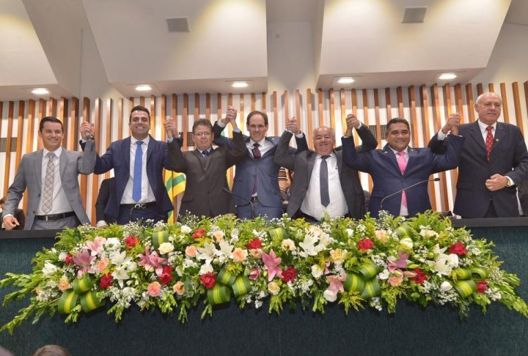 DEPUTADOS ESTADUAIS DE GOIÁS FORAM EMPOSSADOS E COM 37 DOS 41 VOTOS, LISSAUER VIEIRA É ELEITO O NOVO PRESIDENTE DA ALEGO