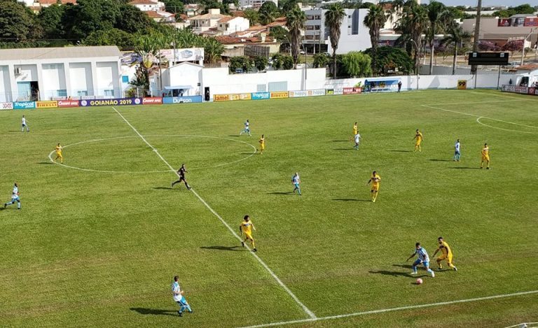 NO APAGAR DAS LUZES, CRAC DE CATALÃO VENCE O IPORÁ E SE REABILITA NO GOIANÃO