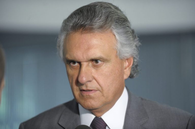 CAIADO DIZ QUE PAGARÁ PRIMEIRA PARCELA DE DEZEMBRO AINDA NESTE MÊS
