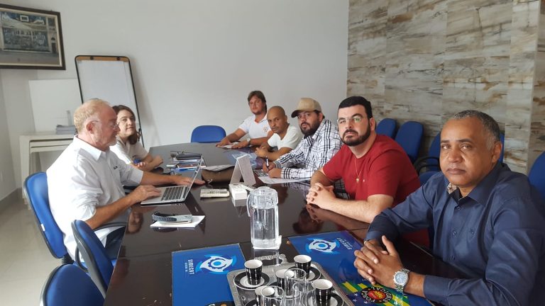 DESEMPREGO: REDUÇÃO DA JORNADA DE TRABALHO E DE SALÁRIOS, ESSAS FORAM AS PROPOSTAS PARA A MITSUBISHI INTERROMPER DEMISSÕES; MONTADORA DEMONSTRA RESISTÊNCIA, MAS AFIRMA QUE ANALISARÁ PROPOSTA