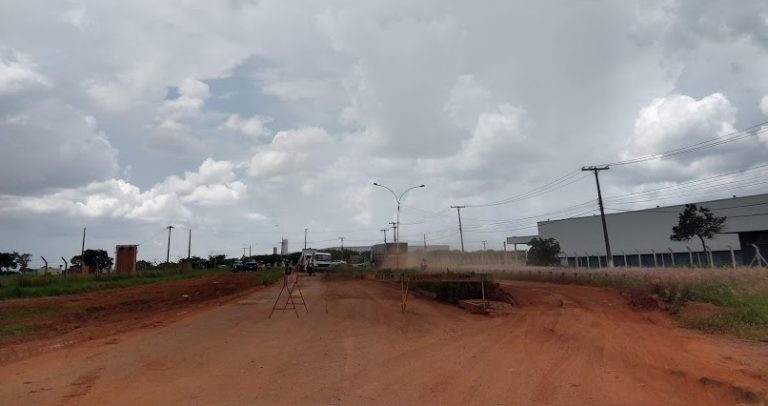 EMPRESÁRIOS INSTALADOS NO DIMIC FAZEM PEDIDO DE SOCORRO; PARCERIA ENTRE EMPRESAS E PREFEITURA RESOLVERÁ PROBLEMA MOMENTANEAMENTE