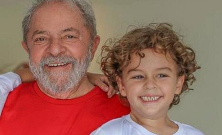 NETO DO EX-PRESIDENTE LULA MORRE DE MENINGITE MENINGOCÓCICA AOS 7 ANOS DE IDADE