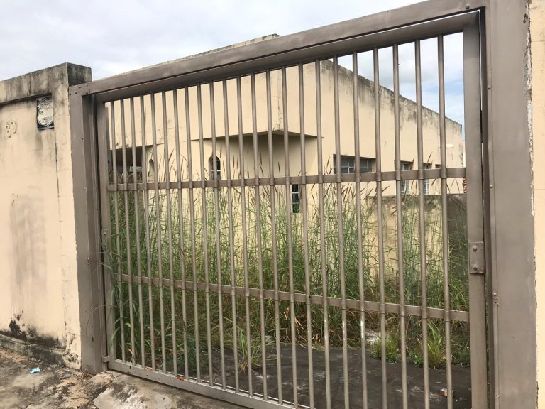 CASAS, EDIFICAÇÕES, CONSTRUÇÕES E LOTES ABANDONADOS PREOCUPAM POPULAÇÃO DE CATALÃO COM RELAÇÃO AOS CASOS DE DENGUE